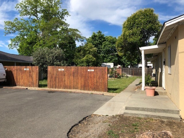 Building Photo - COMING SOON!! VACAVILLE-E. MONTE VISTA AVE...