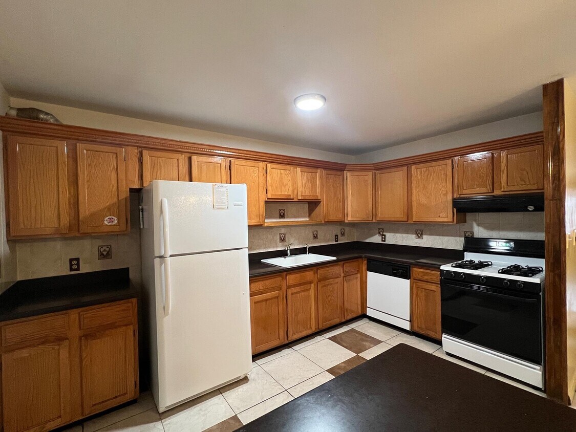 535 Thatford Ave, Brooklyn, NY 11212 House Rental in Brooklyn, NY