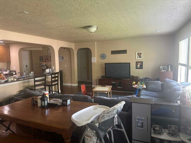 Foto del edificio - 85 N Romney Ln