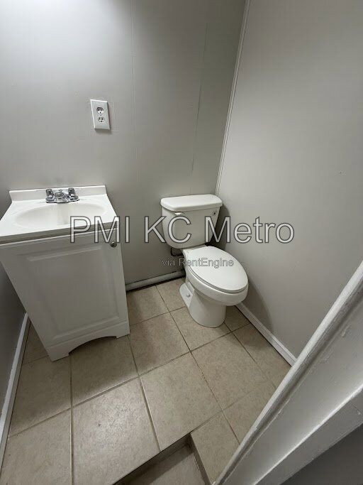 Building Photo - 5621 NE 51st St