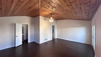 Building Photo - 3600 Kell St