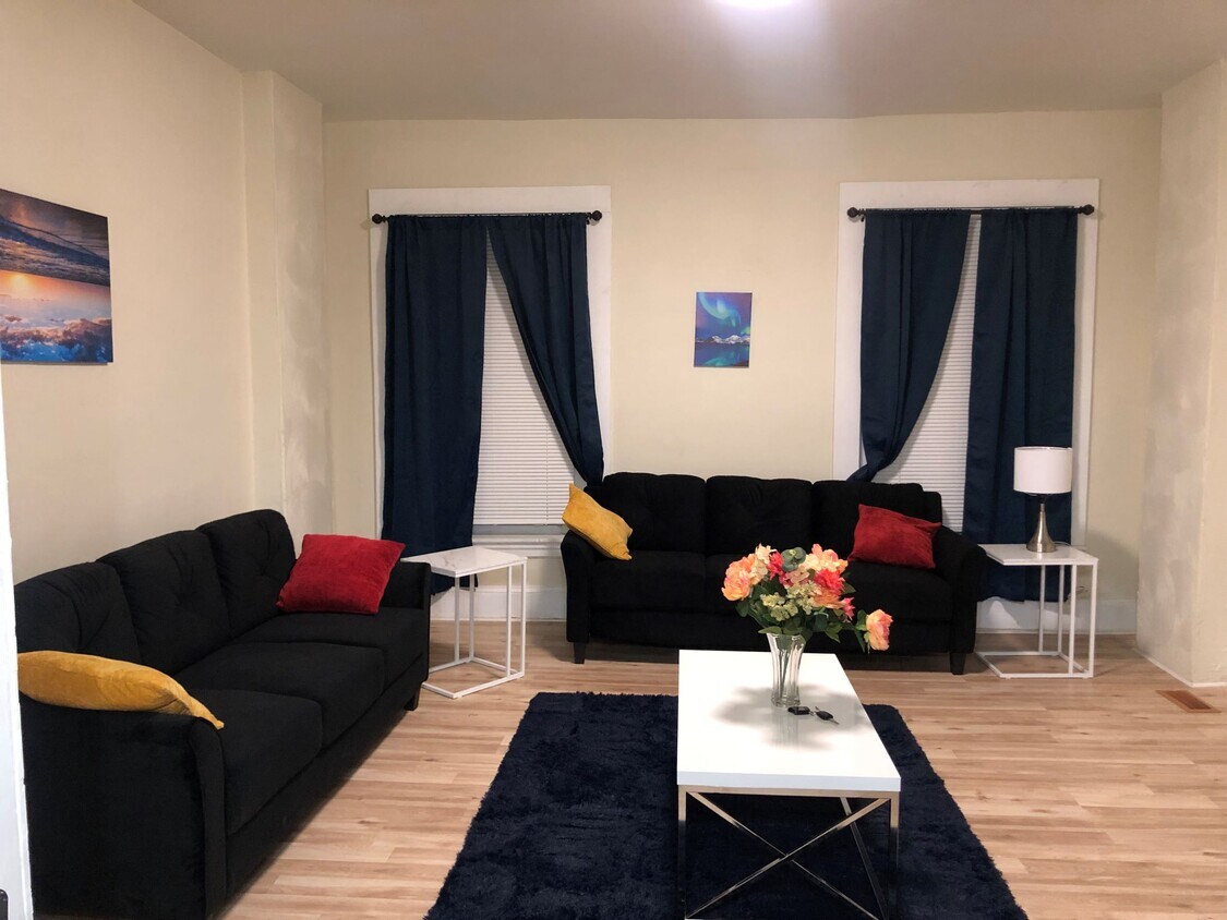 Foto principal - 3434 Park Heights Ave