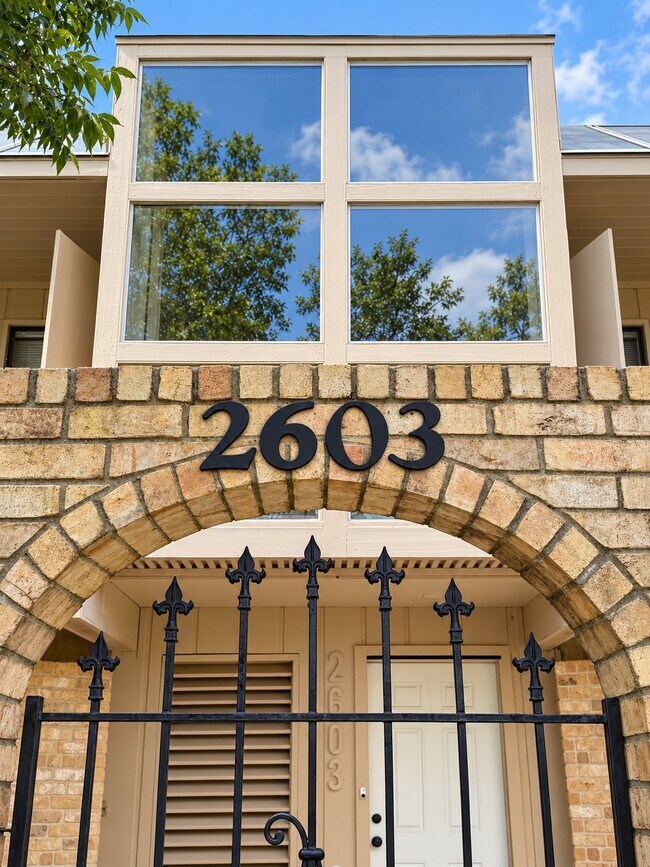 Foto del edificio - 2603 Lazy Lake Dr