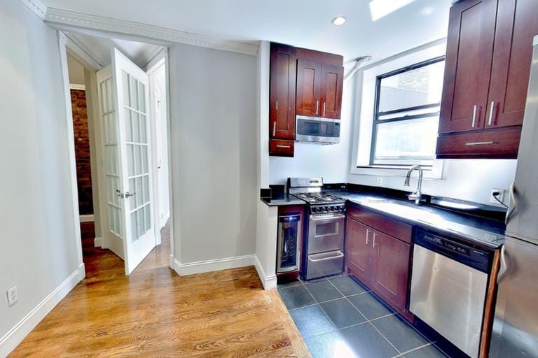 Primary Photo - 20 Prince St