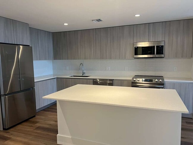 Foto del edificio - 2722 SW 28th Ave