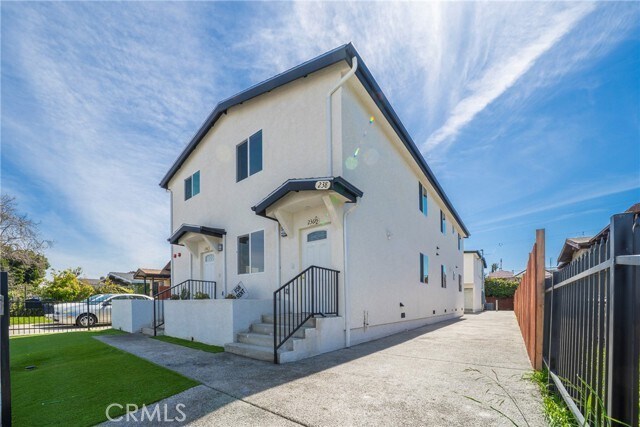 Foto del edificio - 236 W 84th Pl