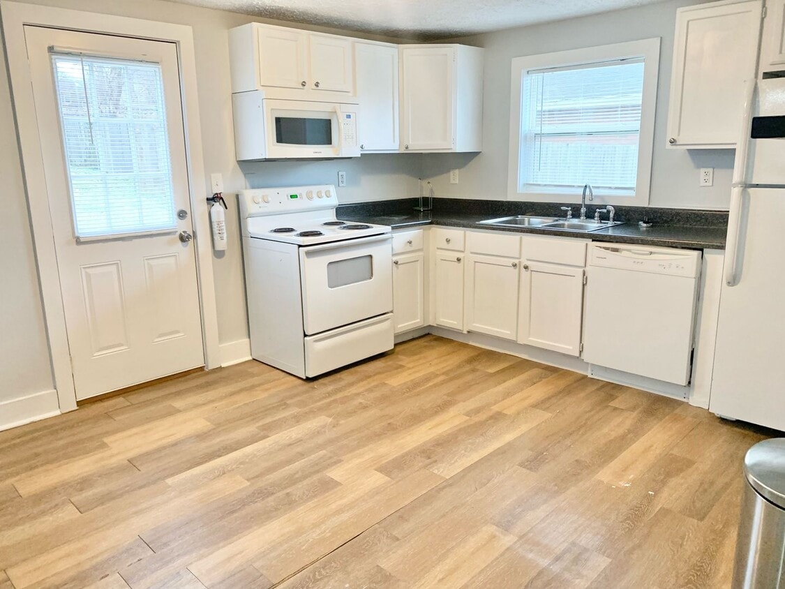3 Bedroom 1 Bath East Nashville Charmer fo... - 3 Bedroom 1 Bath East Nashville Charmer fo...