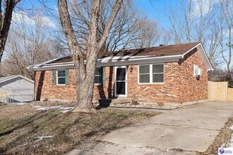 Building Photo - 1045 Greenway Dr