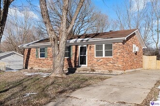 Building Photo - 1045 Greenway Dr