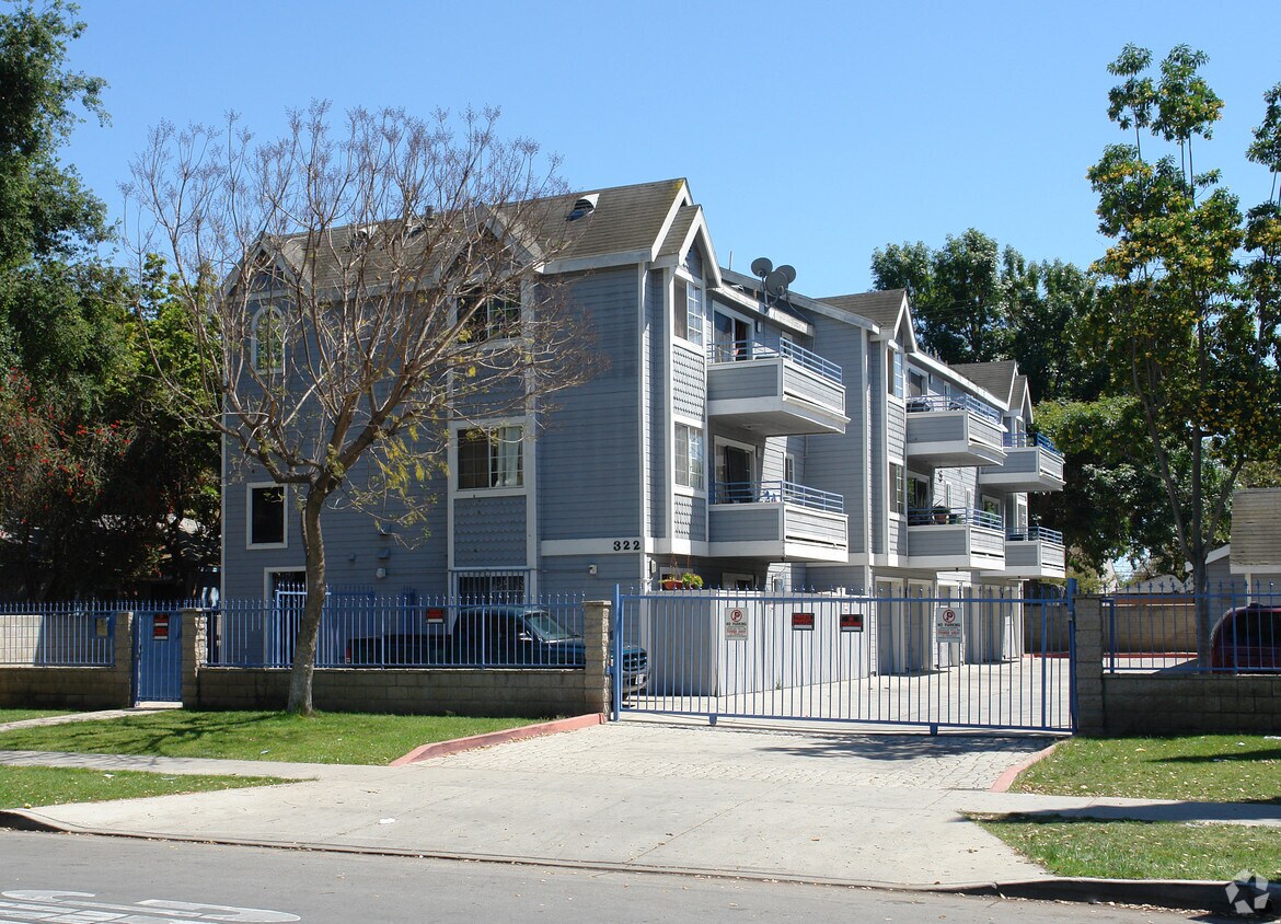 Primary Photo - 322 E Chestnut Ave