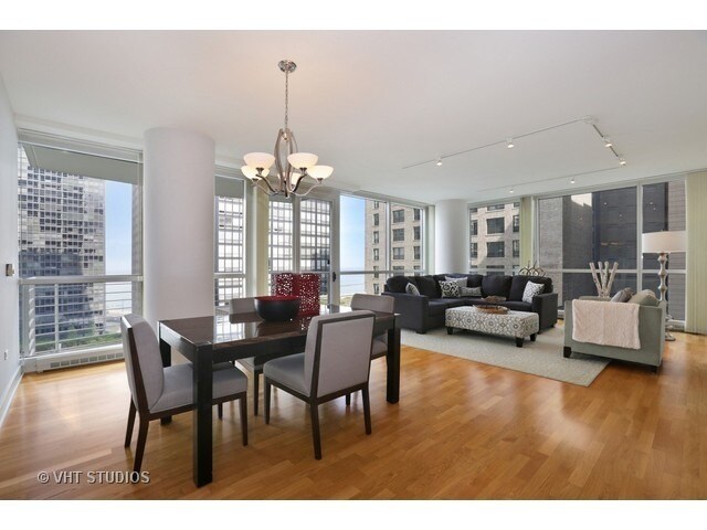 Foto principal - 250 E Pearson St