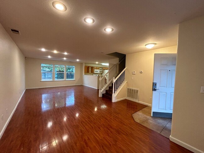 Foto del edificio - 1175 Solstice Ave