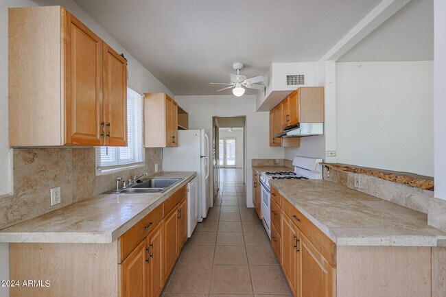Foto del edificio - 7030 N 14th Ave