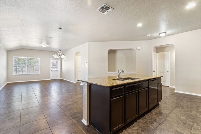 Foto del edificio - 4 Bedroom/2 Bath Wildhorse At Tausch Farms Subdivision