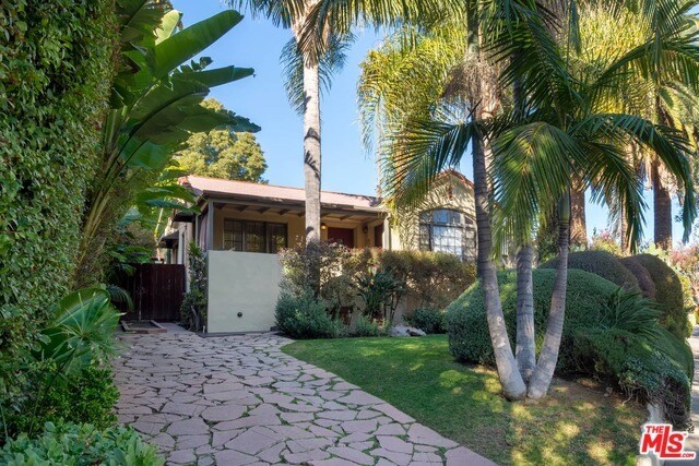 Foto principal - 8563 Rugby Dr