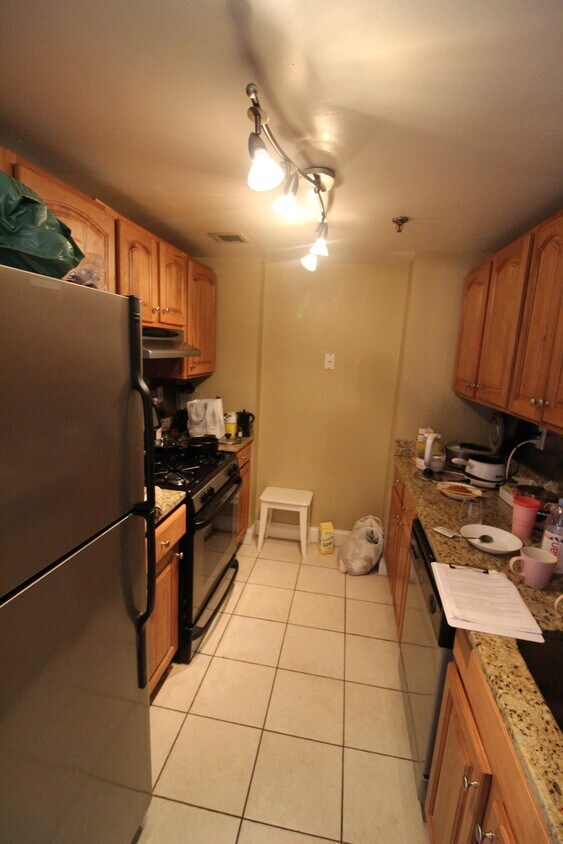 Primary Photo - 5 N Beacon St
