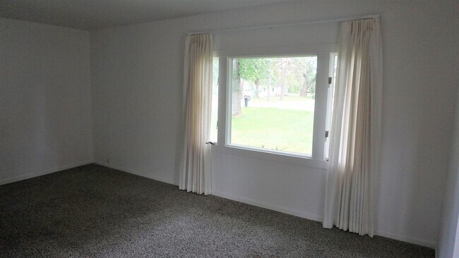 Foto del edificio - Cute 2 Bedroom Ranch within Walking Distan...