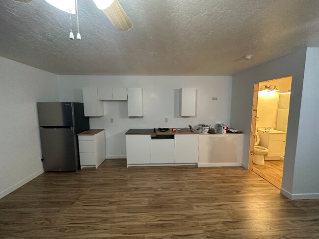 Building Photo - 819 W 2300 N