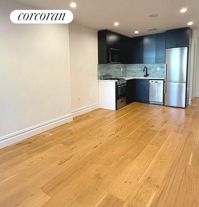 Foto del edificio - 938 Putnam Ave