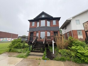 Building Photo - 7436 Oakland Ave