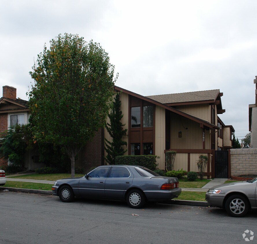 3592 Howard Ave, Los Alamitos, CA 90720 Apartments in Los Alamitos
