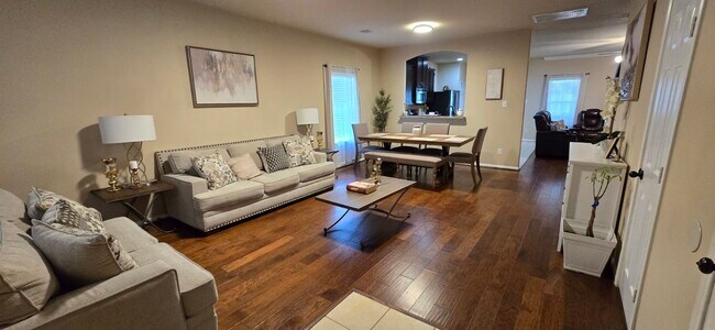 Foto del edificio - 10111 Bitternut Hickory Ln