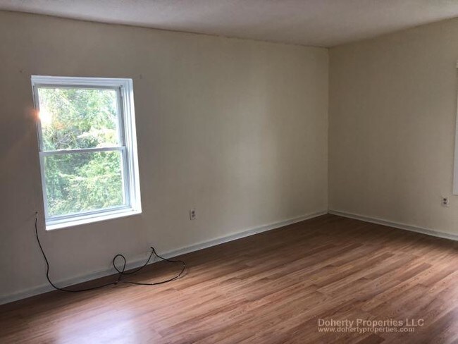 Foto del edificio - 2 bedroom in Lowell MA 01851