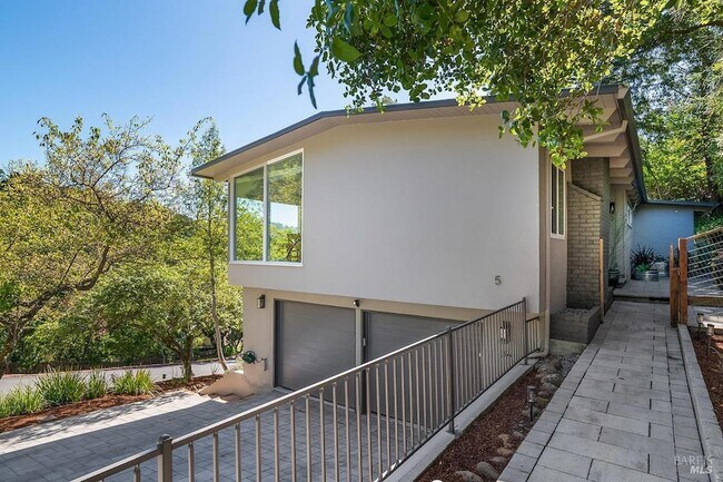 Foto del edificio - 5 Oak Springs Dr