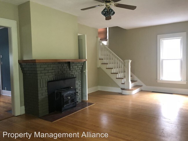 Foto del edificio - 3 br, 1 bath House - 306 Melrose Ave.