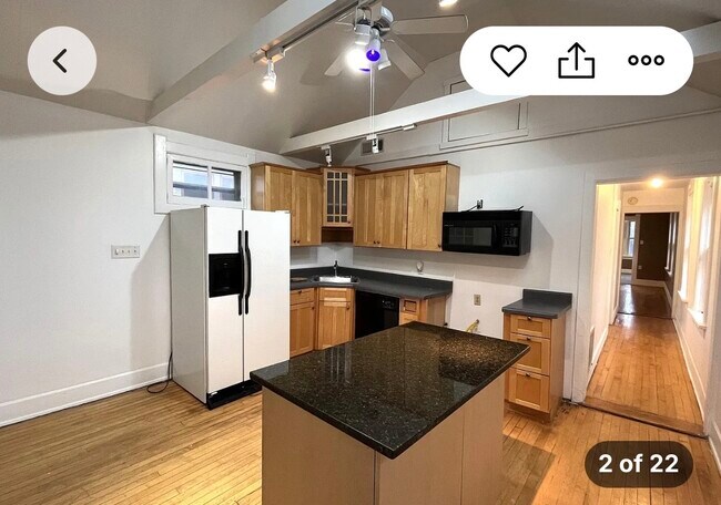 Foto del edificio - 1841 N Warren Ave