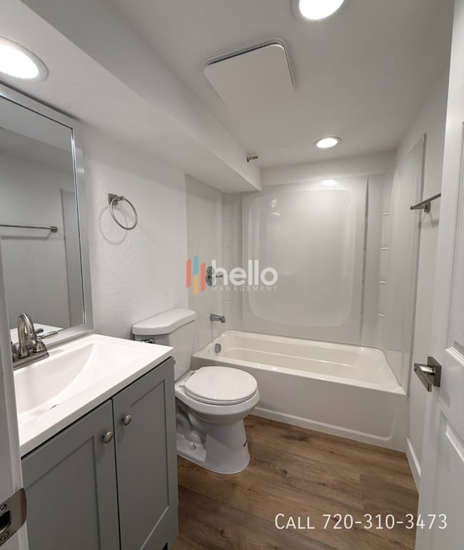 Foto del edificio - 5280 E Warren Ave