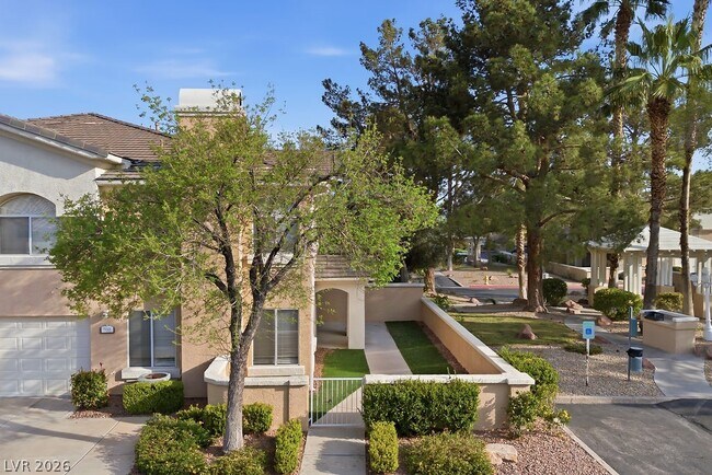 Foto del edificio - 910 Elegant Coral Ave