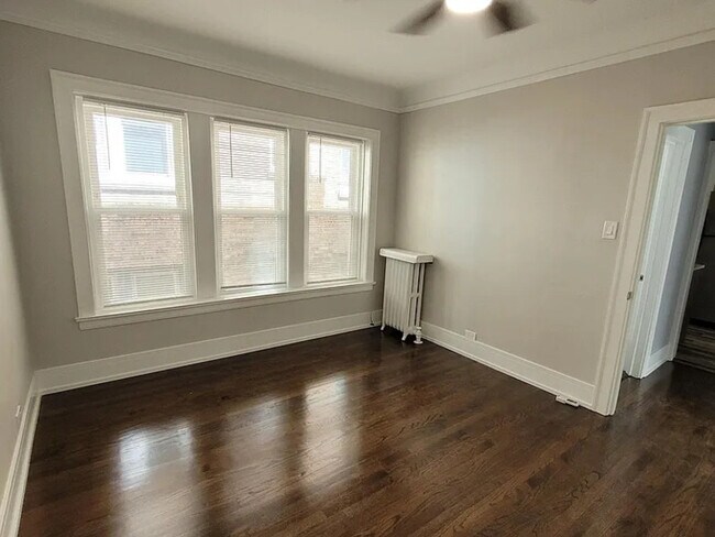 Foto del edificio - 730 Hinman Ave
