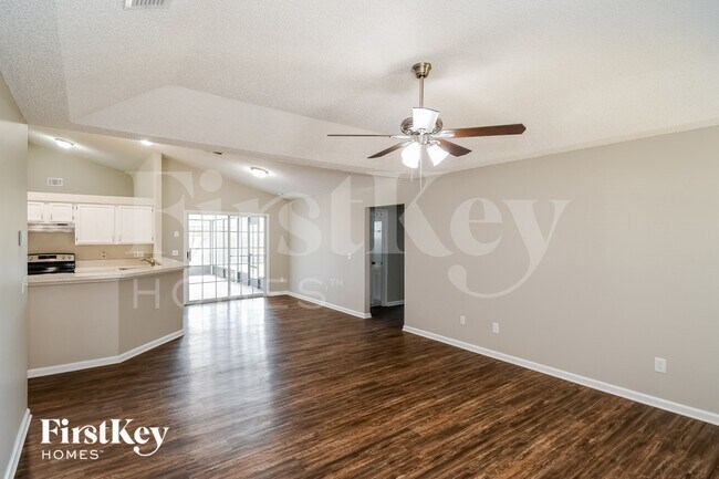 Foto del edificio - 4630 Pebble Brook Dr