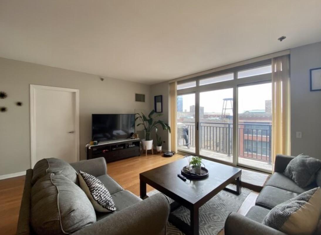 Foto principal - 1 bedroom in Chicago IL 60605