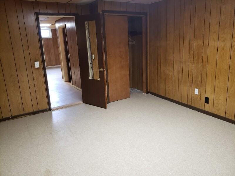 47 Pleasant St, ster, MA 01570 Room for Rent in ster, MA