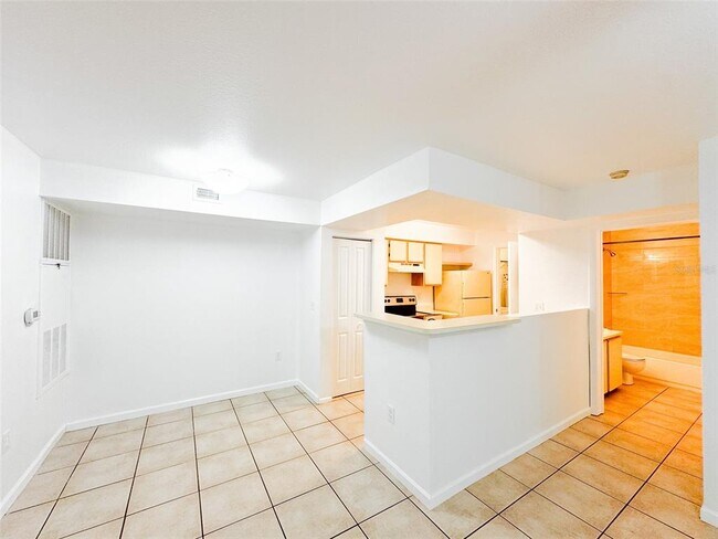 Building Photo - 3032 Parkway Blvd