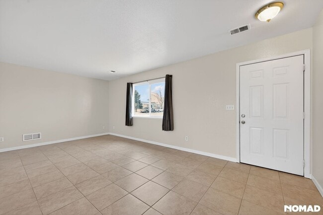 Building Photo - 4448 Lake Mead Dr