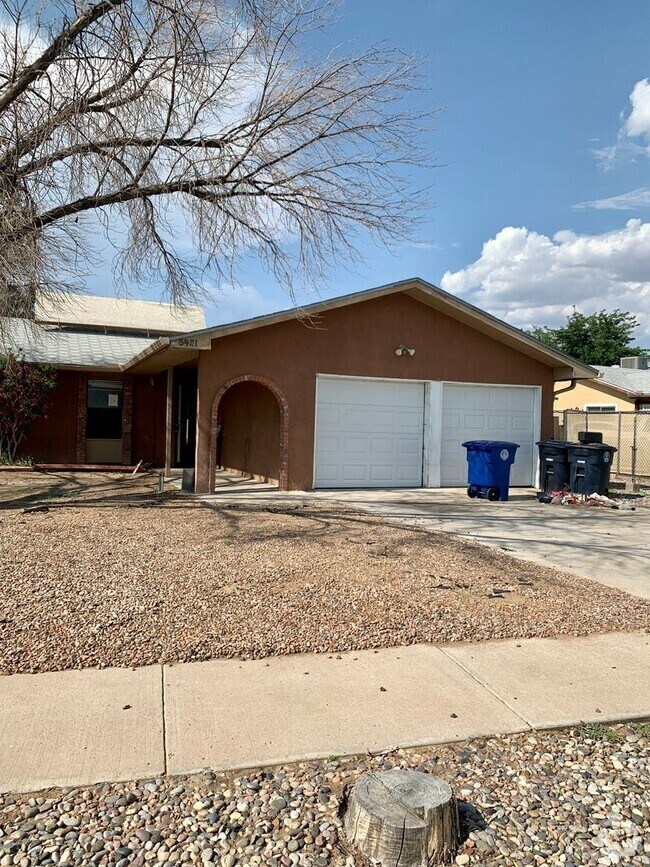 High Range at Taylor Ranch Apartments under 3,000 Albuquerque, NM