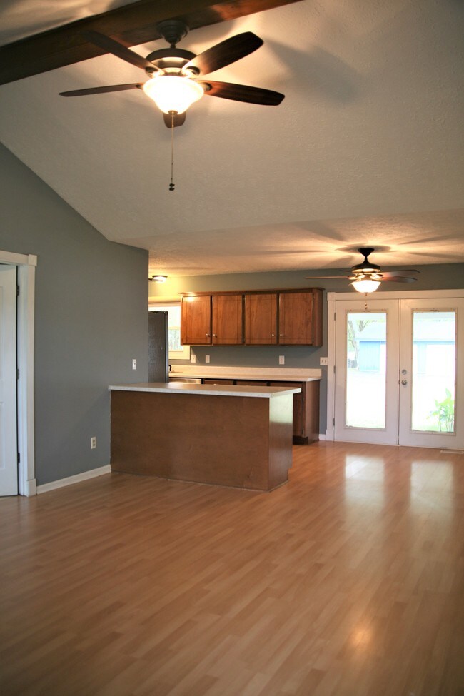 Building Photo - 647 Olive Branch Rd