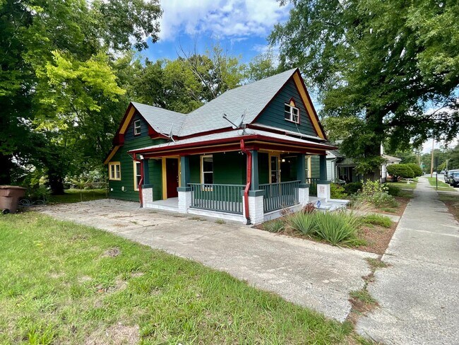 Foto del edificio - One of a Kind 3 bedroom, 2 bathroom Historic Home in Greensboro!