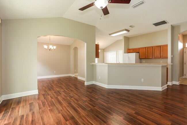 Foto del edificio - 1824 Creekview Dr