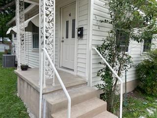 Building Photo - 604 W N Loop Blvd