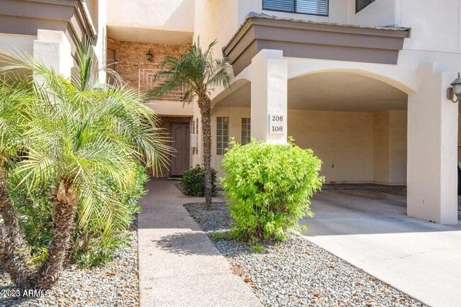 Building Photo - 3235 E Camelback Rd