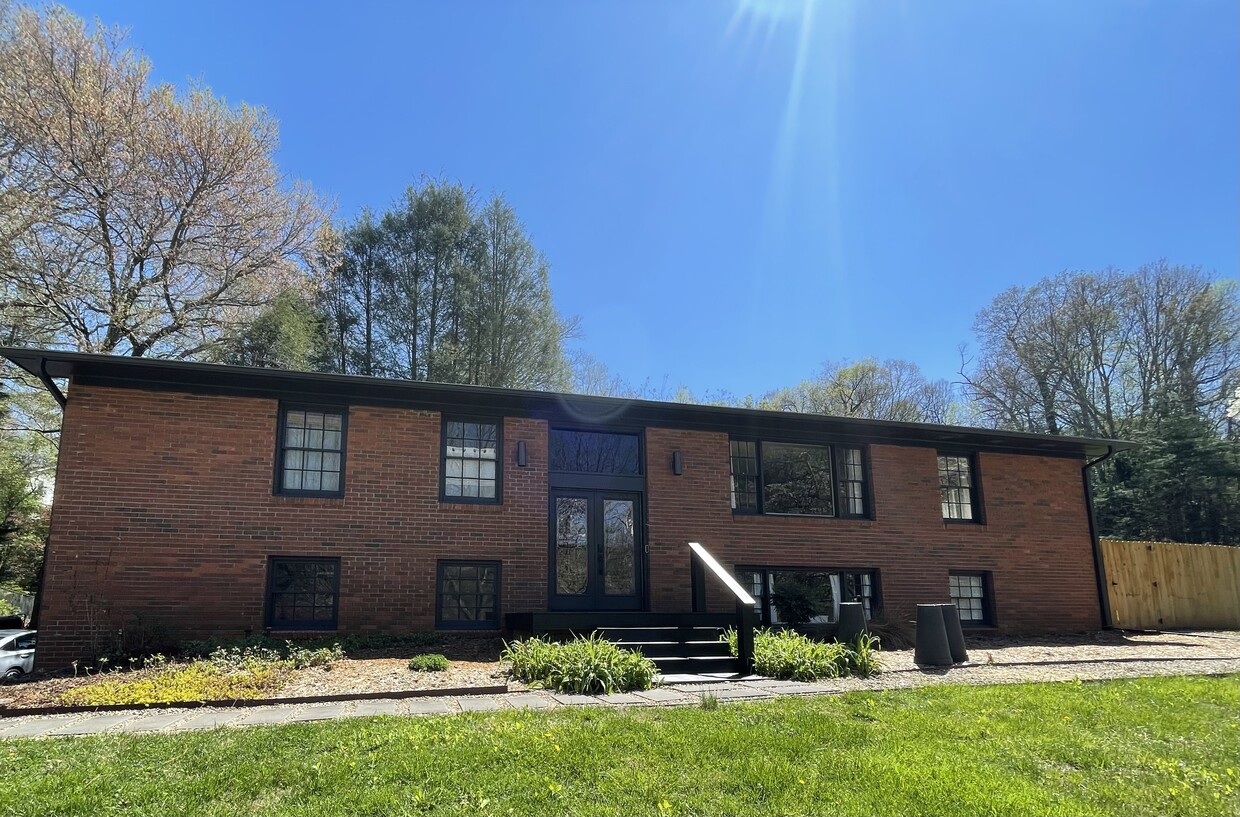 Primary Photo - 16 Beechwood Rd