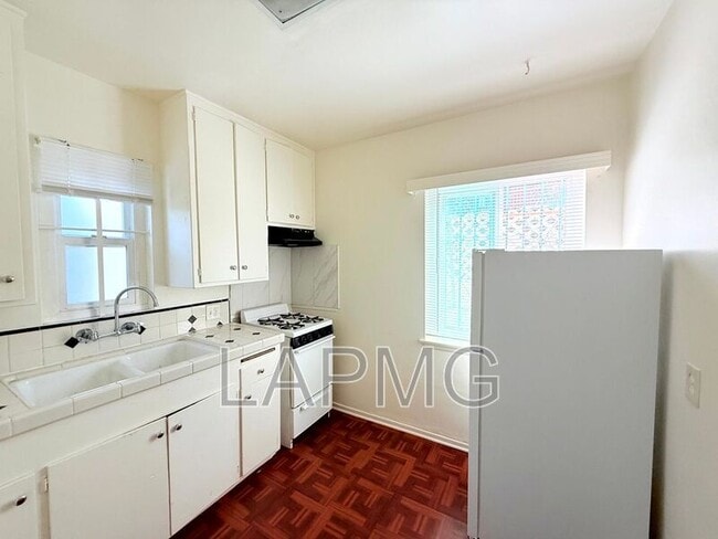 Building Photo - 4308-4308 City Terrace Dr