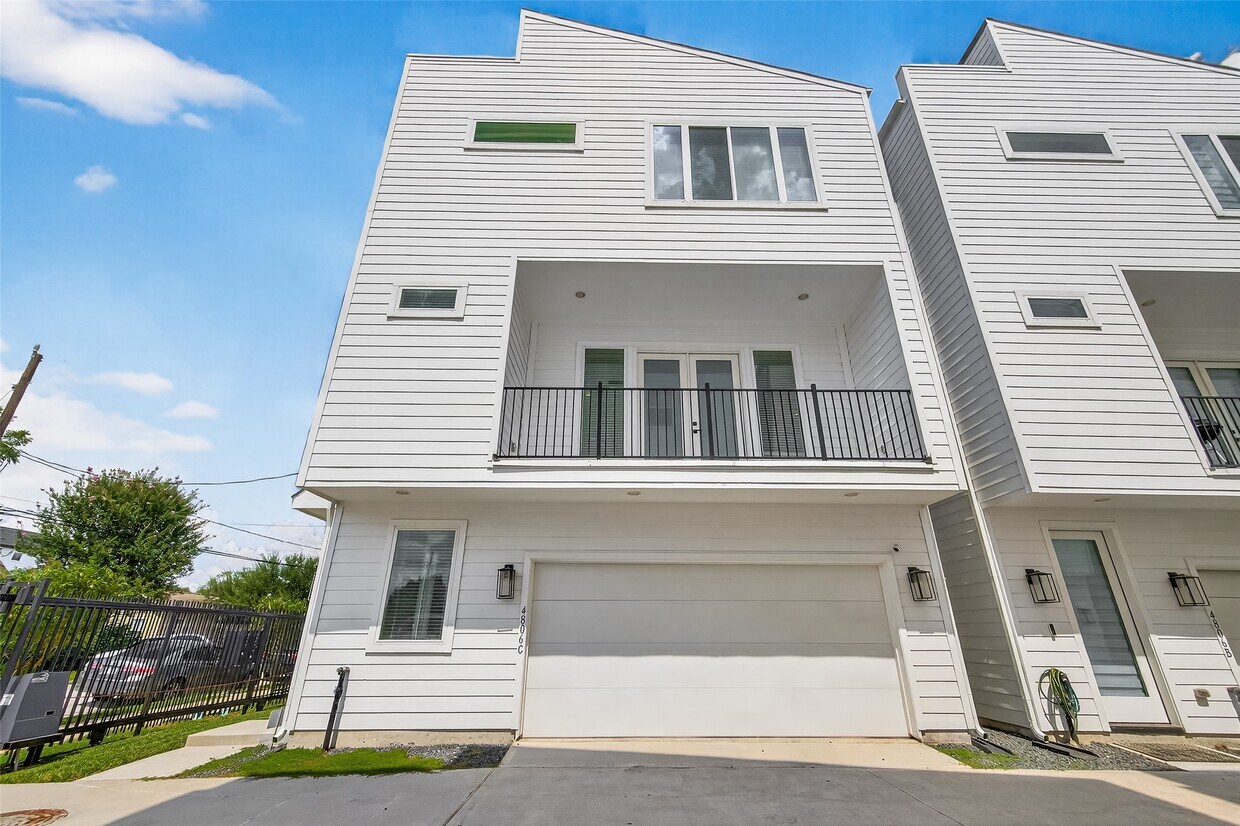 Foto principal - 4806 Gano St