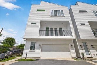 Building Photo - 4806 Gano St