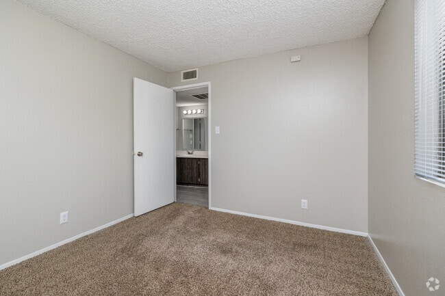 1BR, 1BA - 493SF - Bedroom - Knollwood Terrace