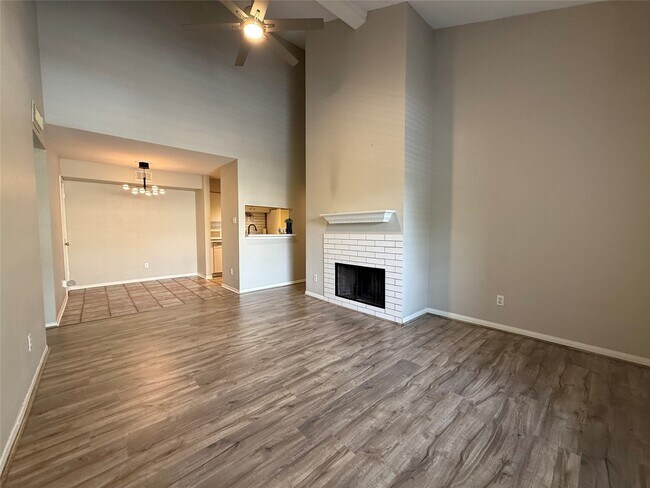 Building Photo - 1880 White Oak Dr